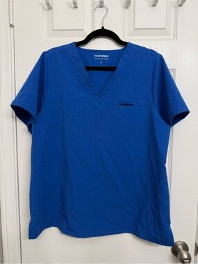 Mandala Blue 1-Pocket Scrub Top